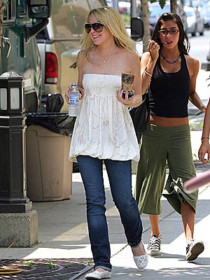 COFFEE MATE photo | Lindsay Lohan