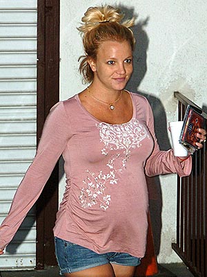 TAGGING ALONG photo | Britney Spears