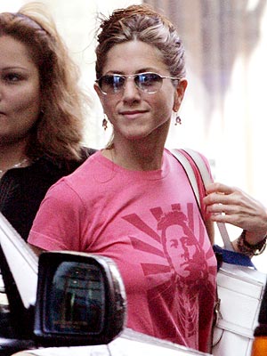 ALL SMILES photo | Jennifer Aniston