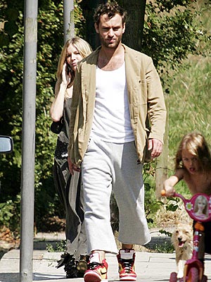 LAW BREAKER photo | Jude Law, Sienna Miller