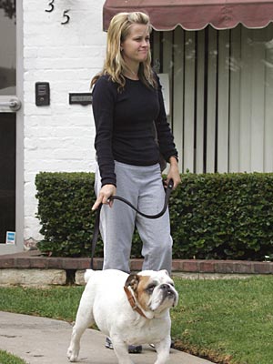 DOGGIE DOCTOR VISIT photo | Reese Witherspoon