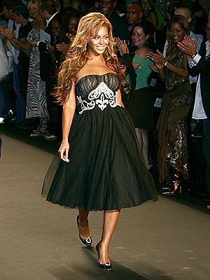 FASHIONABLY GIVING photo | Beyonce Knowles
