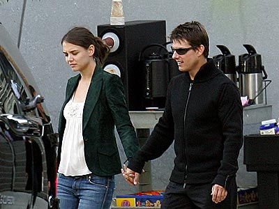 ON-SET ROMANCE photo | Katie Holmes, Tom Cruise