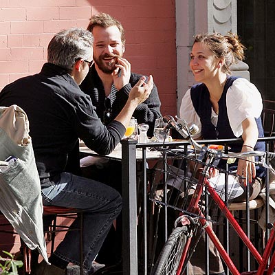 TABLE FOR THREE photo | Maggie Gyllenhaal, Peter Sarsgaard