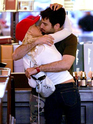 WEDDED BLISS photo | Christina Aguilera, Jordan Bratman