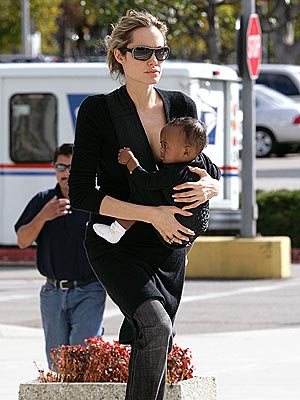 HANDS ON photo | Angelina Jolie