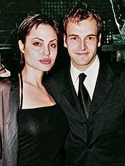 http://img2.timeinc.net/people/i/2006/celebdatabase/angelinajolie/angelina_jolie5_180_240.jpg