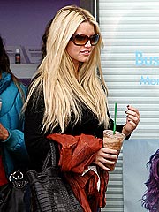 Stay Back! Jessica's in Aisle 4 | Jessica Simpson