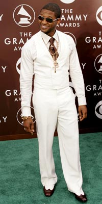 USHER: HIT photo | Usher