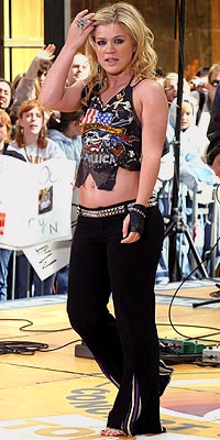 HEAD BANGER photo | Kelly Clarkson
