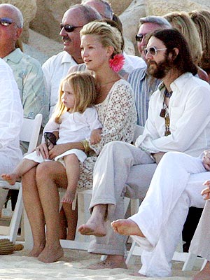 FAMILY AFFAIR photo | Kate Hudson