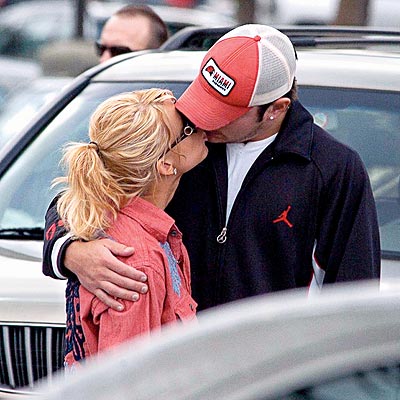 FEB. 13 photo | Jessica Simpson, Nick Lachey