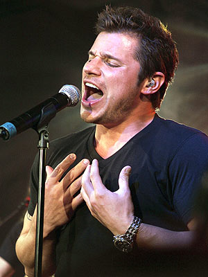 SONG SUNG BLUE photo | Nick Lachey