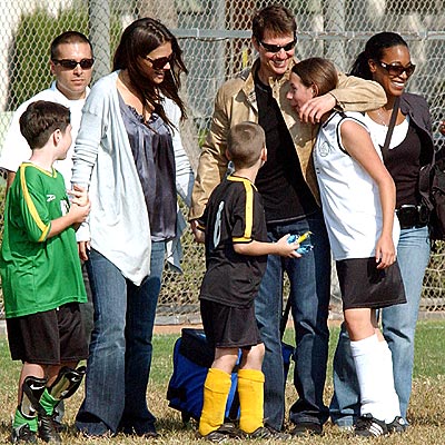 SUPPORT GROUP photo | Katie Holmes, Tom Cruise