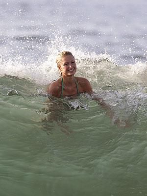 MAUI photo | Paris Hilton