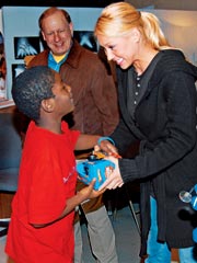 Anna Kournikova's Katrina Mission | Anna Kournikova