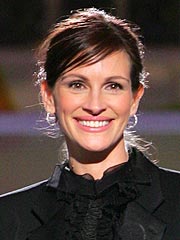Julia Roberts Calls Motherhood 'Fantastic' | Julia Roberts