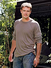 Scott Foley Soldiers On