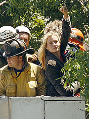 Daryl Hannah Speaks from Jail Cell| Daryl Hannah
