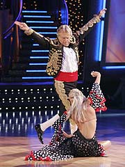 Behind the Scenes at Dancing with the Stars| Dancing With the Stars, Carrie Ann Inaba, Elizabeth Berkley, Jerry Springer, Joey Lawrence, Karina Smirnoff, Mario Lopez, Sara Evans, Shanna Moakler, Willa Ford