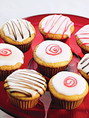 Tea Cakes with Cranberry Glaze