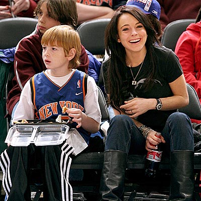 FAMILY BONDING photo | Lindsay Lohan