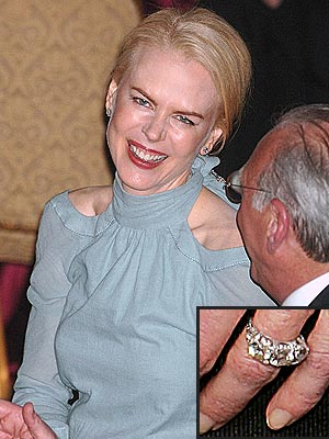 PAYING TRIBUTE photo | Nicole Kidman