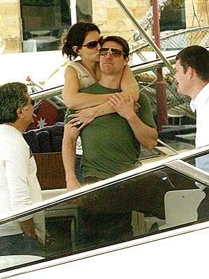 tom cruise and katie holmes kissing. Katie Holmes, Tom Cruise