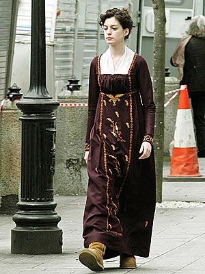 MODERN COMFORT photo | Anne Hathaway