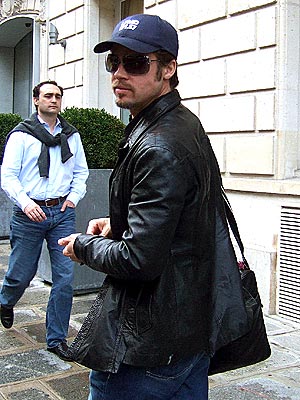 VROOMING GROOMING photo | Brad Pitt