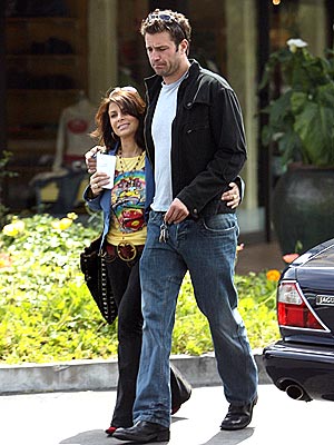 VERTICAL CHALLENGE photo | Paula Abdul