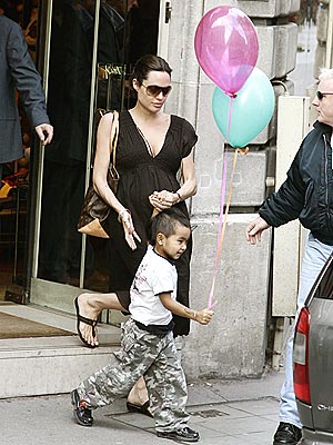 POP STAR photo | Angelina Jolie