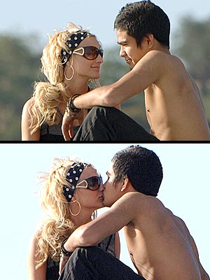 SHIP MATES photo | Ashlee Simpson