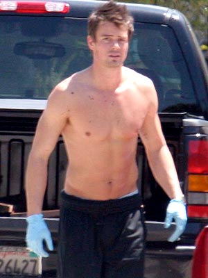HANDY MAN photo | Josh Duhamel