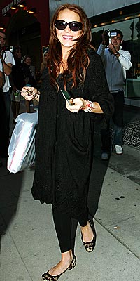 MULTI-TASKER photo | Lindsay Lohan