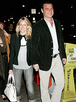 DOWNTOWN DOWNTIME photo | Liev Schreiber, Naomi Watts