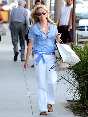 BLUE ATTITUDE photo | Reese Witherspoon