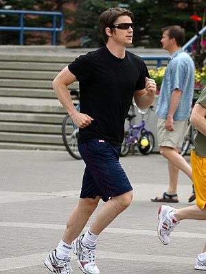 RUNNING MAN photo | Josh Hartnett