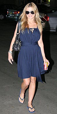 MOVING FORWARD photo | Carmen Electra