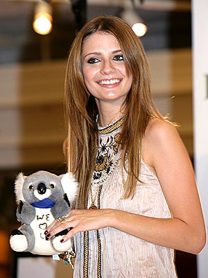 UN-BEAR-ABLY CUTE photo | Mischa Barton