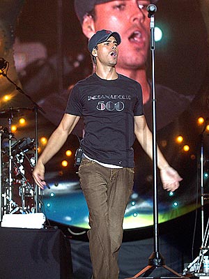 HERO WORSHIP photo | Enrique Iglesias