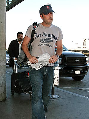 CARRY ON photo | Ben Affleck