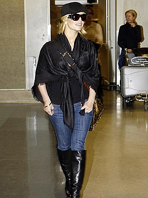 WELCOME HOME photo | Jessica Simpson