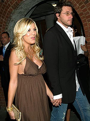 ON THE WAY photo | Dean McDermott, Tori Spelling