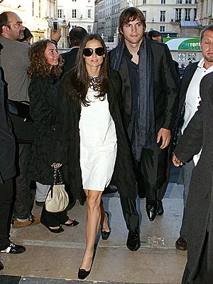 FRENCH TWIST photo | Ashton Kutcher, Demi Moore