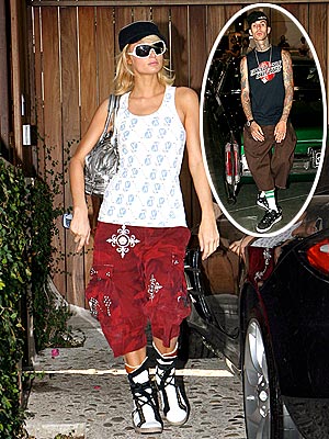 HANGING OUT photo | Paris Hilton