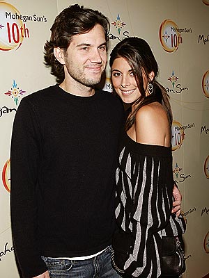 'ULTRA' CUDDLY photo | Jamie-Lynn Sigler