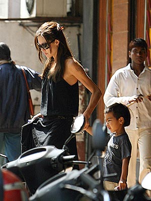 HAND IN HAND  photo | Angelina Jolie