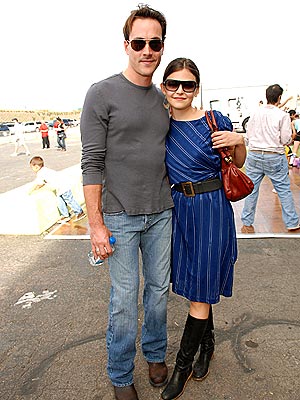 PUBLIC EXHIBITION photo | Chris Klein, Ginnifer Goodwin