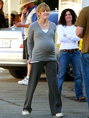 PREGNANT PAUSE photo | Reese Witherspoon. Previous · Next. Credit: Flynet